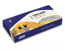 Load image into Gallery viewer, Lunar Bakes Pineapple Cake - Gift Box (4 pcs) 200g <br> Lunar Bakes 鳳梨酥 - 禮盒裝