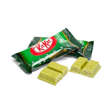 將圖片載入圖庫檢視器 Nestle Mini KitKat Strong Matcha 12g 1pc *** &lt;br&gt; 雀巢奇巧巧克力 特濃抹茶味 (單包裝)