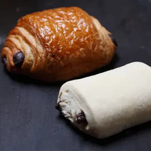 將圖片載入圖庫檢視器 Le Fournil De Pierre Ready to Bake Fine Butter Pain Au Chocolat (6pcs x 70g) 420g