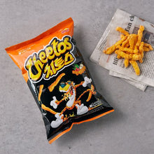Load image into Gallery viewer, Lotte Cheetos Spicy 88g &lt;br&gt; 樂天奇多玉米棒 辣