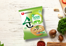 Load image into Gallery viewer, Nongshim Soon Veggie Ramyun Noodle Soup 112g (5 Pack) &lt;br&gt; 農心蔬菜拉麵 (5連包)